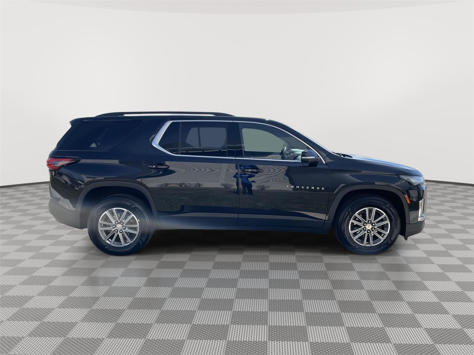 Used 2023 Chevrolet Traverse LT w/ LPO, Floor Liner Package image 8