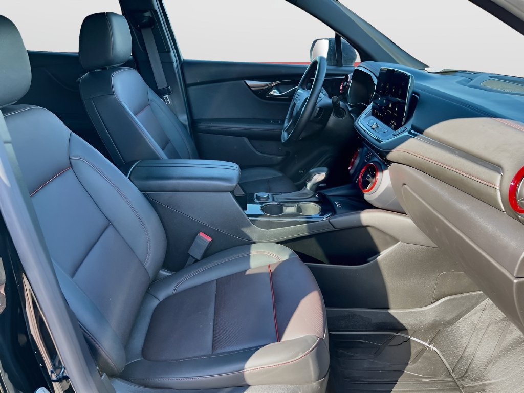 Used 2025 Chevrolet Blazer RS w/ Driver Confidence II Package FWD image 29