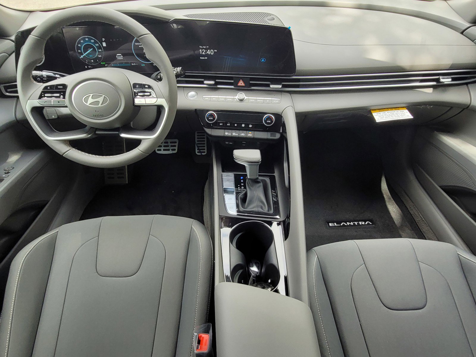 New 2025 Hyundai Elantra SEL image 14