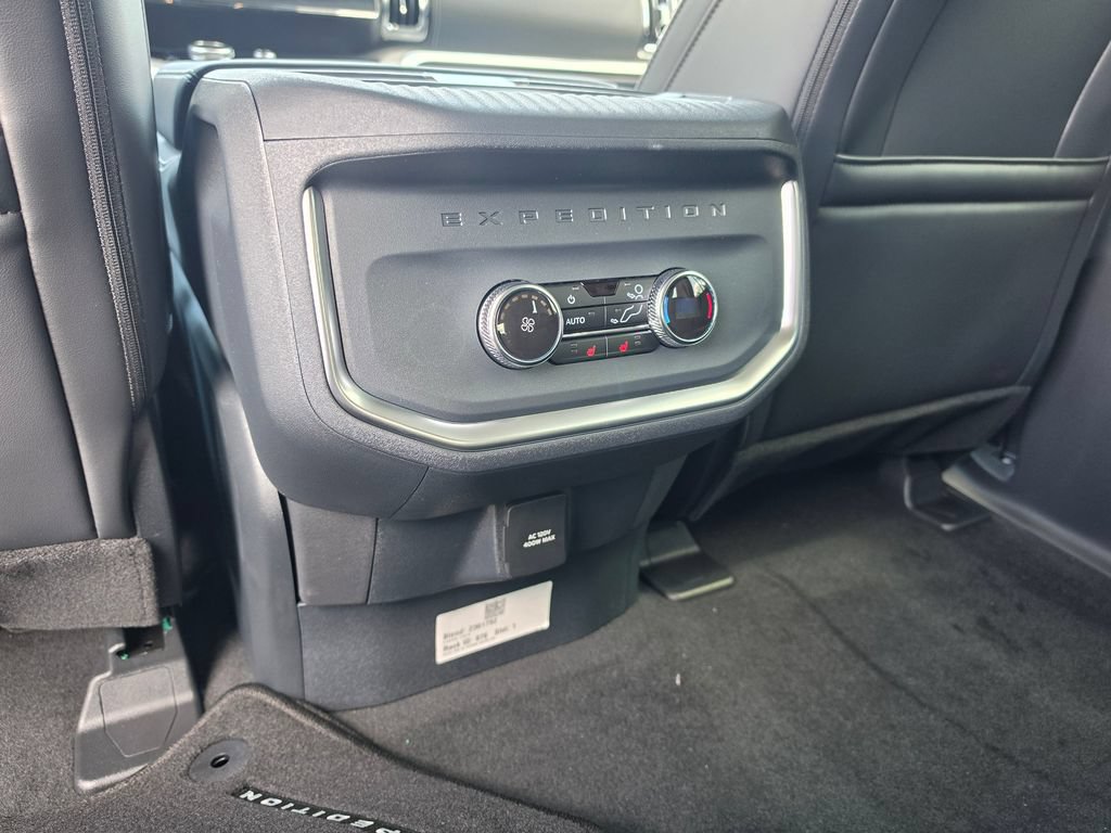New 2027 Ford Expedition Platinum RWD image 34