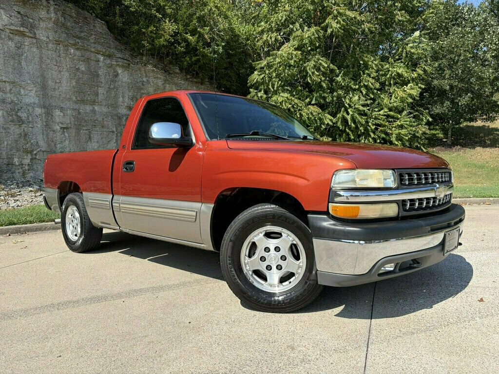 Used 2001 Chevrolet Silverado 1500 LS w/ Firm Ride Suspension Pkg RWD image 1