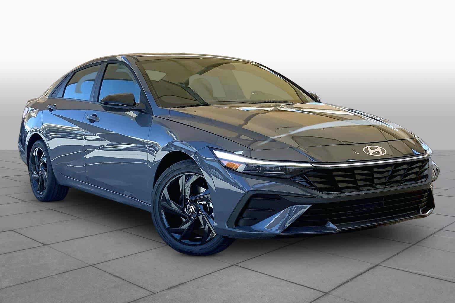 New 2026 Hyundai Elantra SEL Sport FWD video 2