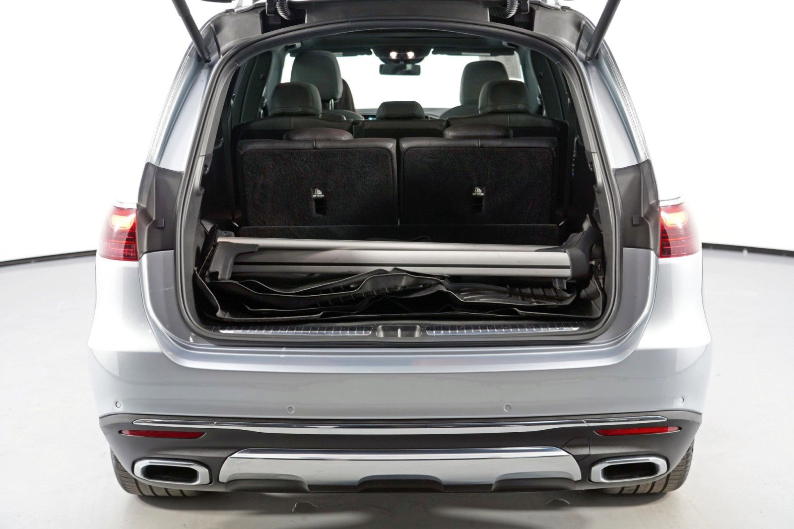 Used 2024 Mercedes-Benz GLS 450 4MATIC image 10