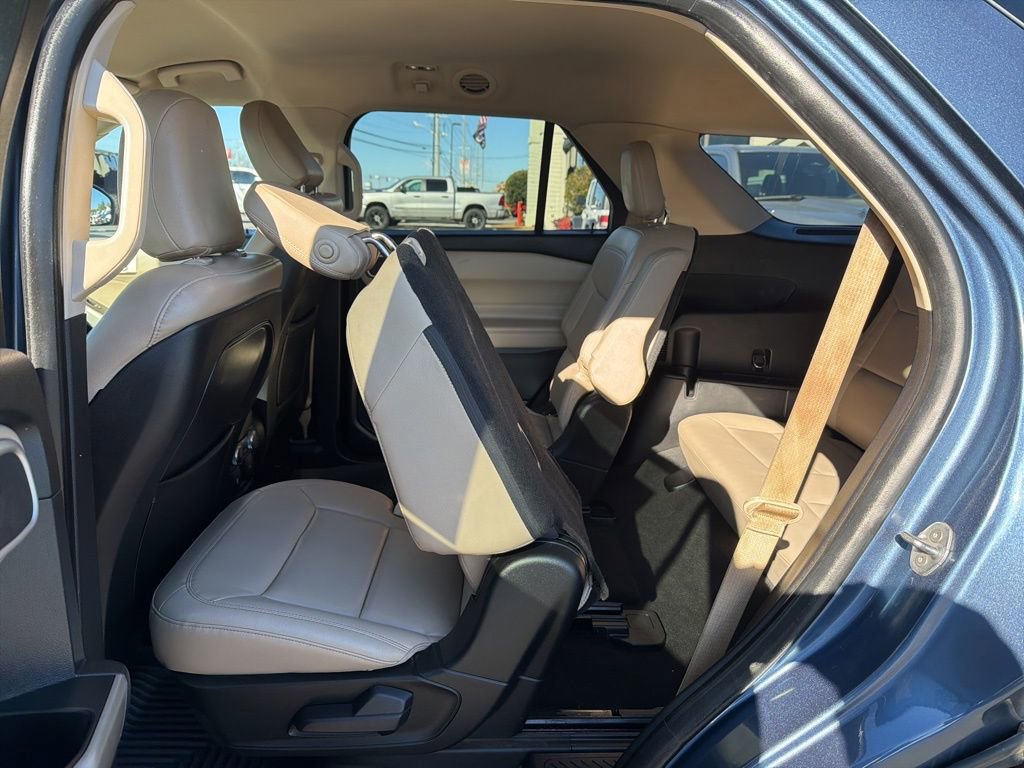 Used 2020 Ford Explorer XLT w/ Equipment Group 202A image 25