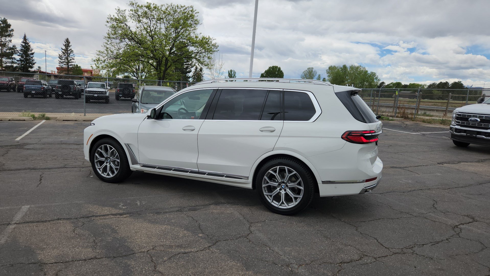 Used 2025 BMW X7 xDrive40i AWD/4WD image 9
