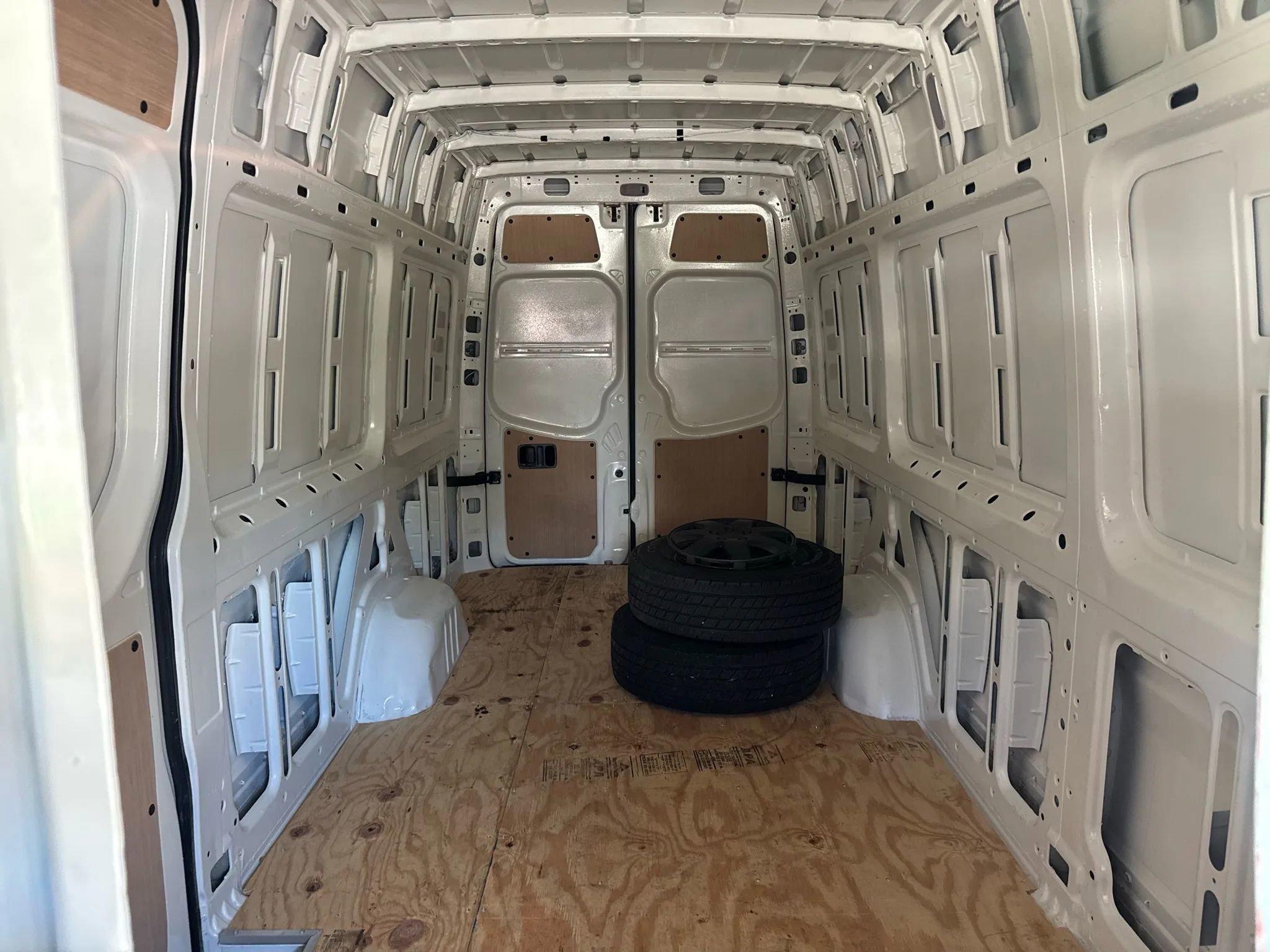 Used 2016 Mercedes-Benz Sprinter 2500 image 21