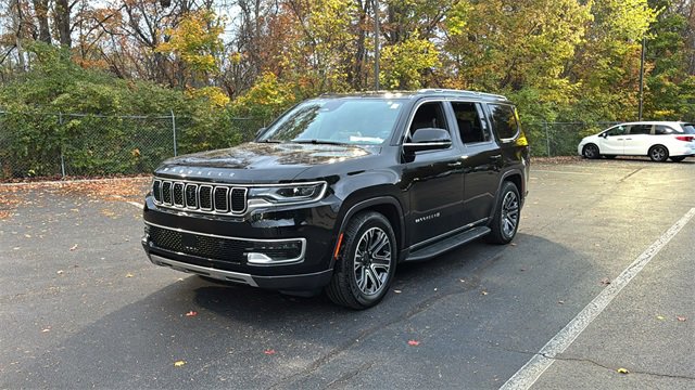 Used 2022 Jeep Wagoneer Series III w/ Convenience Group I image 2