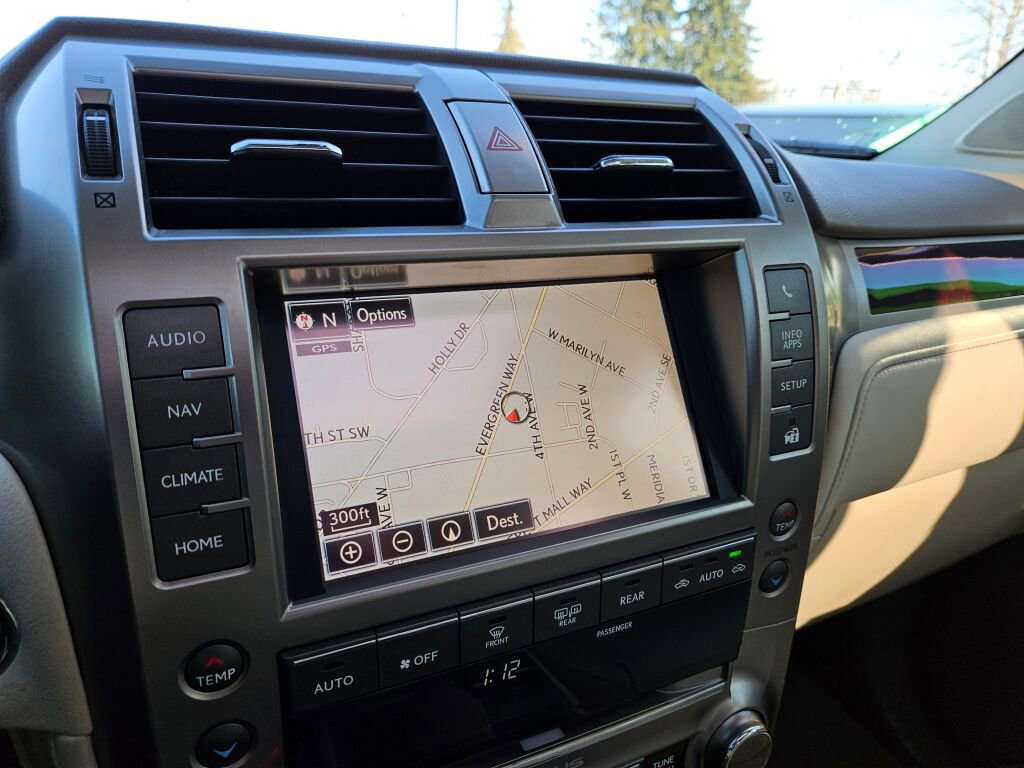 Used 2014 Lexus GX 460 w/ Premium Package image 20