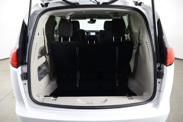 Used 2023 Chrysler Voyager LX FWD image 18