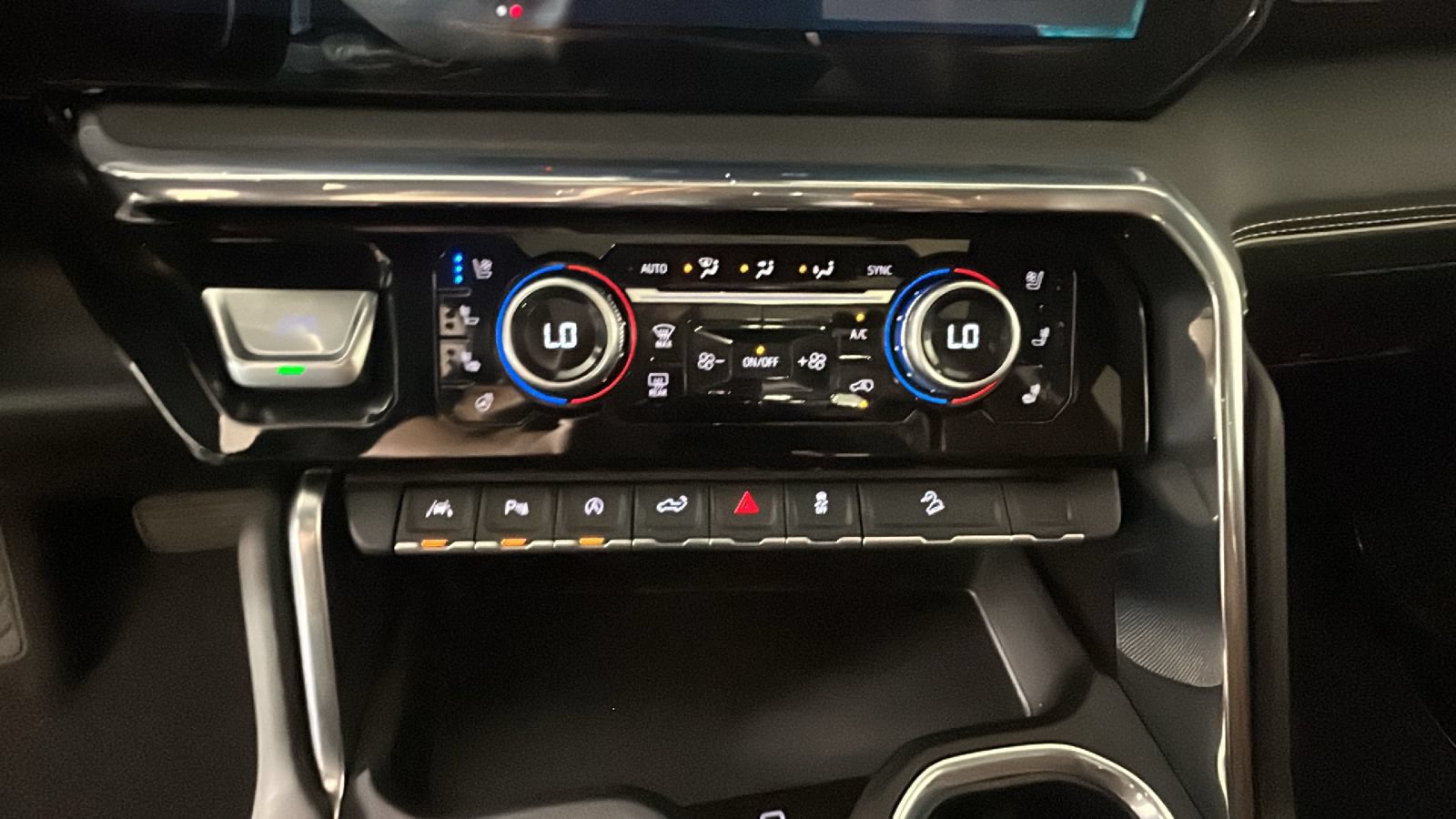 Used 2025 GMC Sierra 1500 Denali Ultimate AWD/4WD image 27