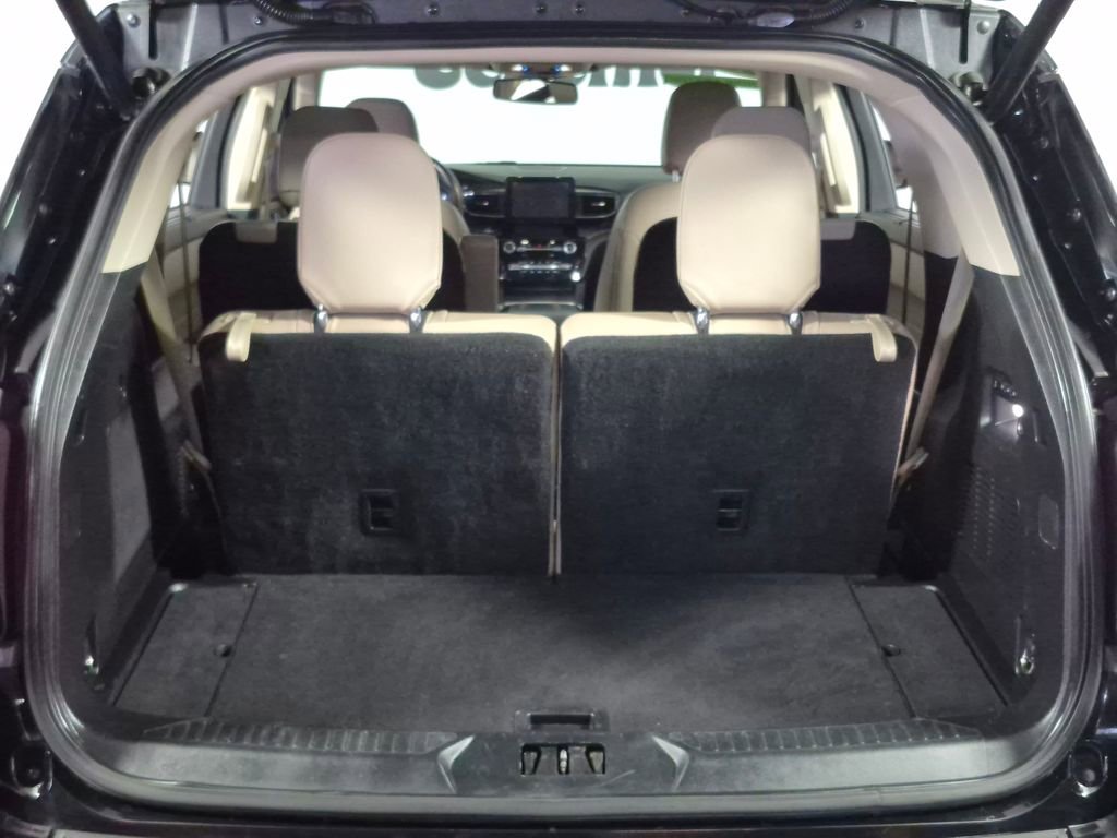 Used 2021 Ford Explorer Limited w/ Equipment Group 301A AWD/4WD image 26