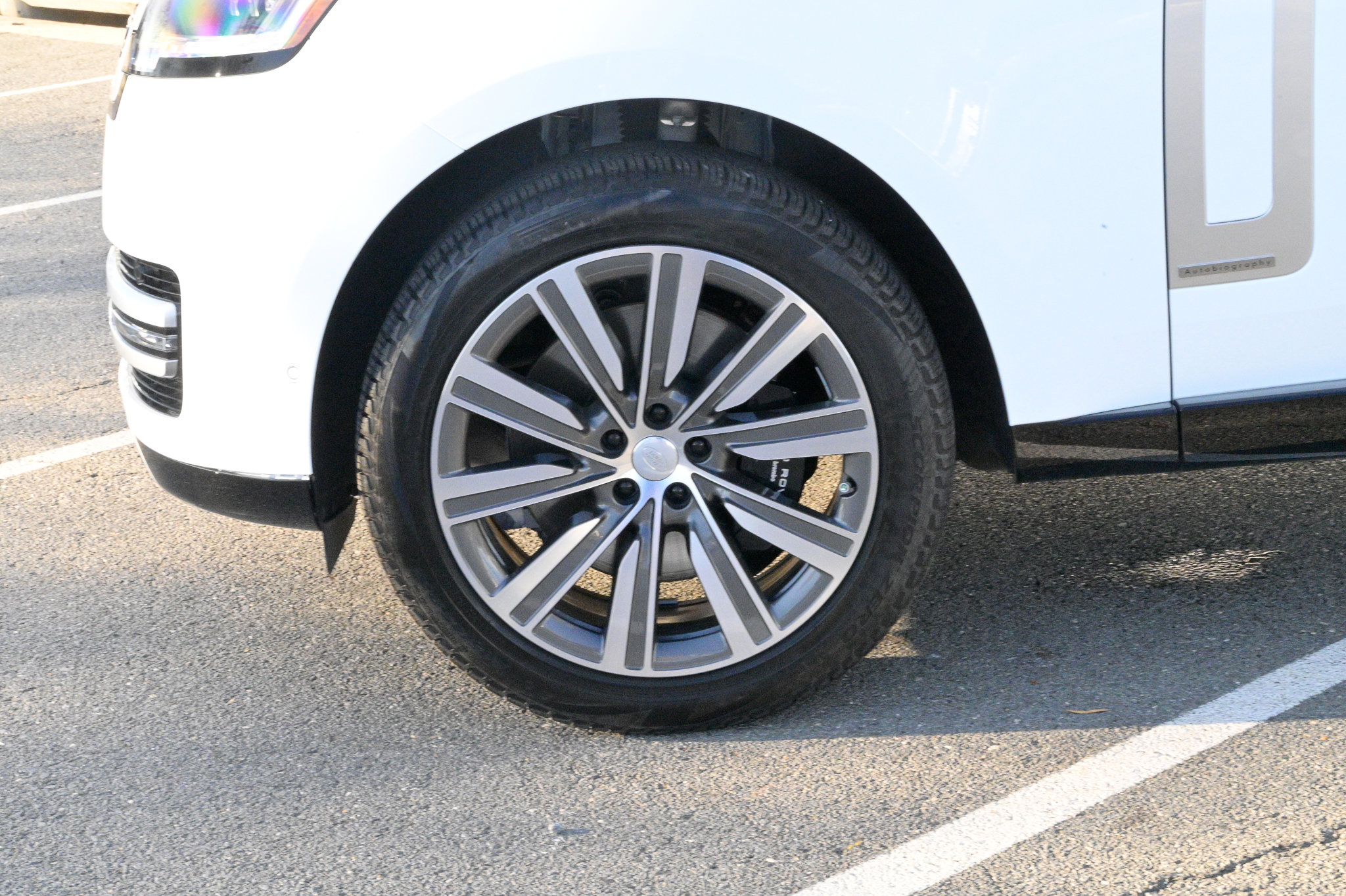 Used 2025 Land Rover Range Rover Long Wheelbase Autobiography image 9