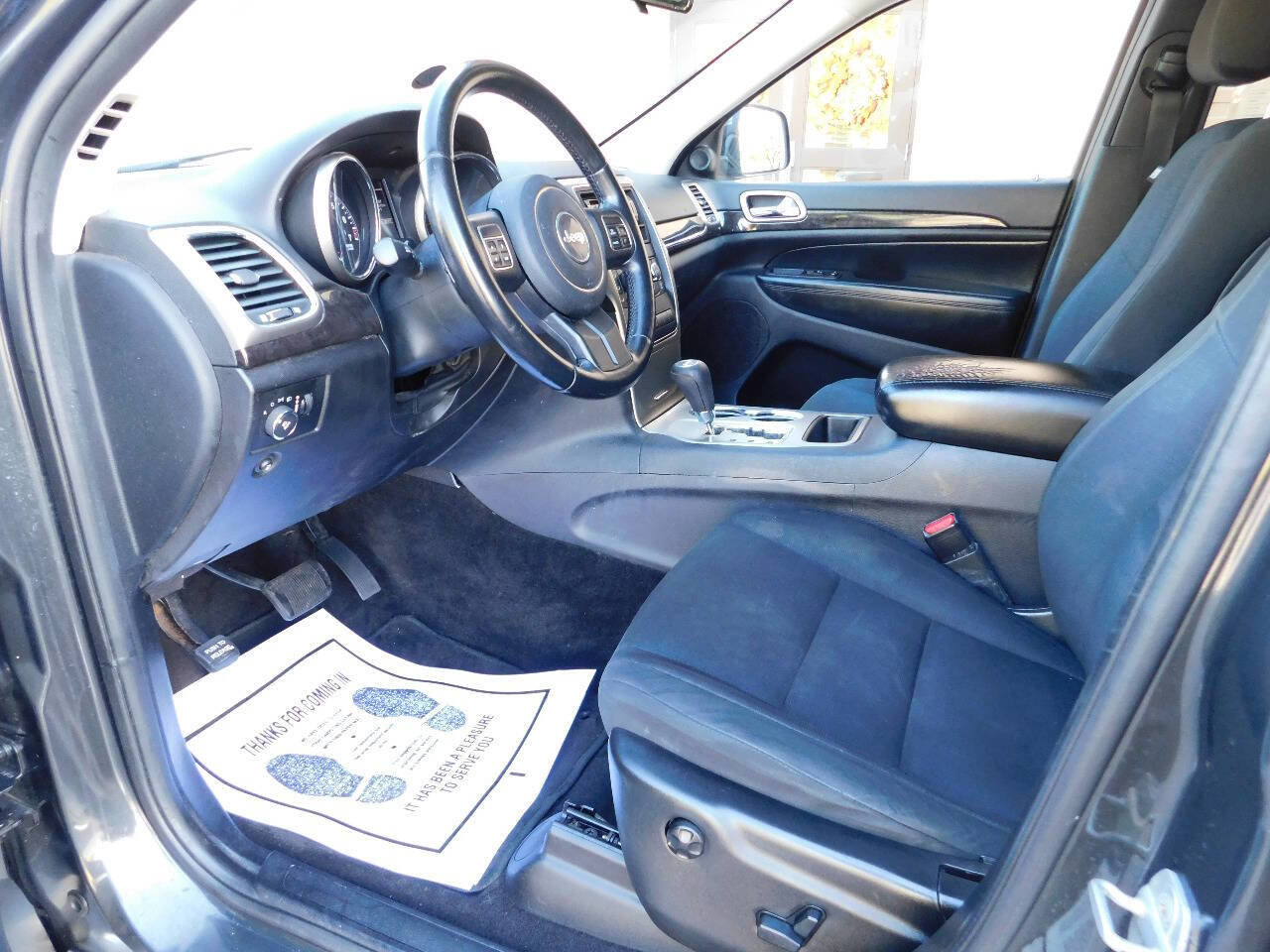 Used 2011 Jeep Grand Cherokee Laredo image 12