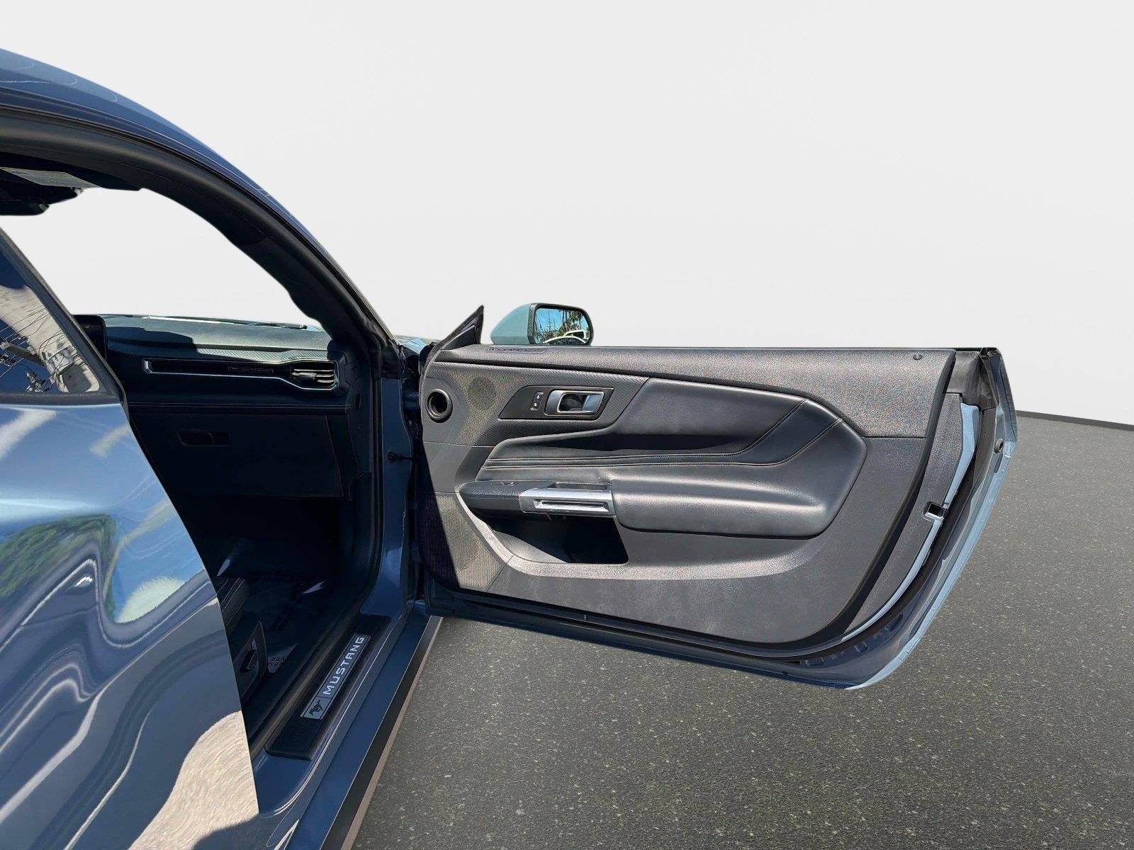 Used 2025 Ford Mustang GT Premium image 24