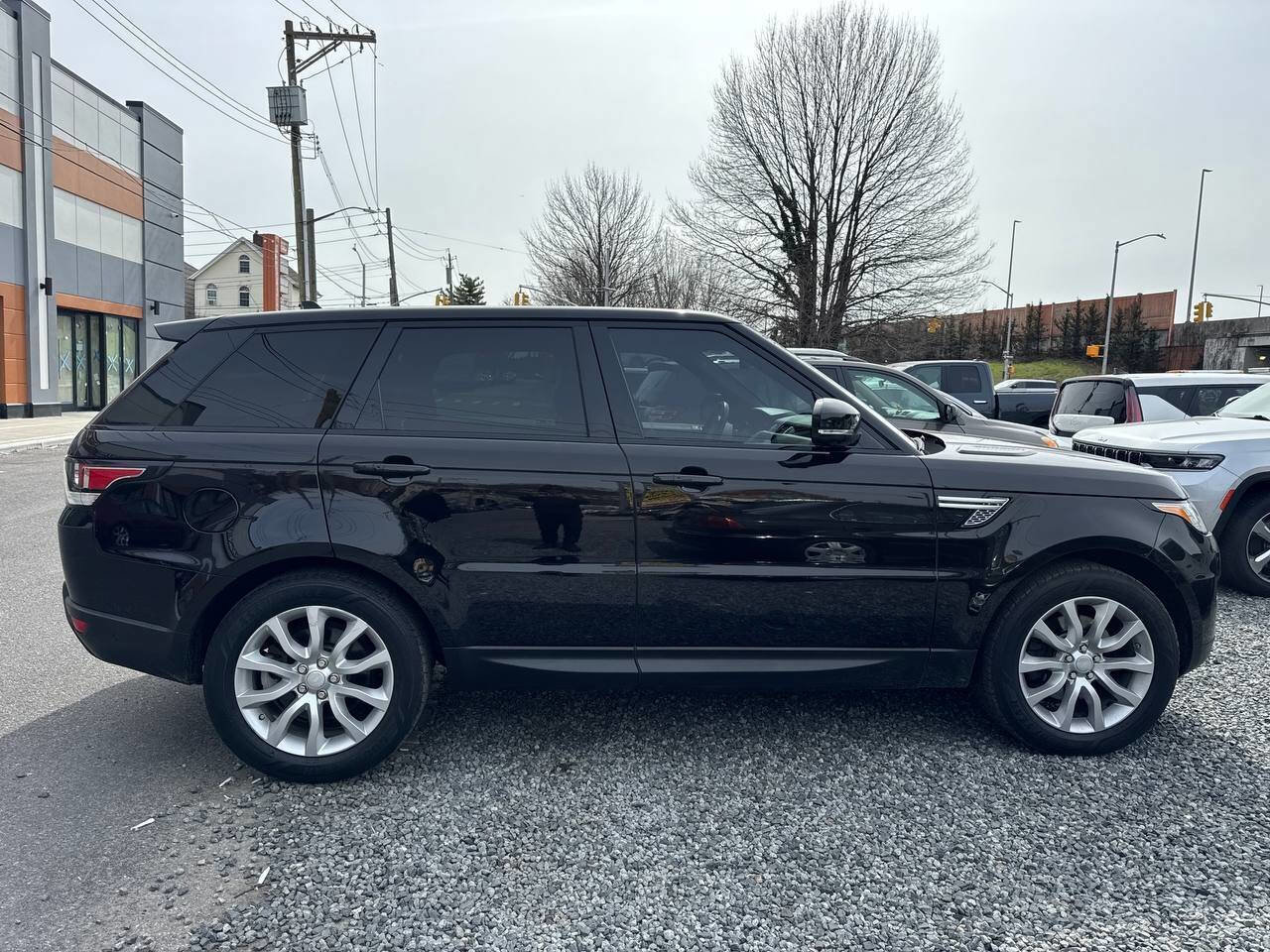 Used 2015 Land Rover Range Rover Sport HSE image 4
