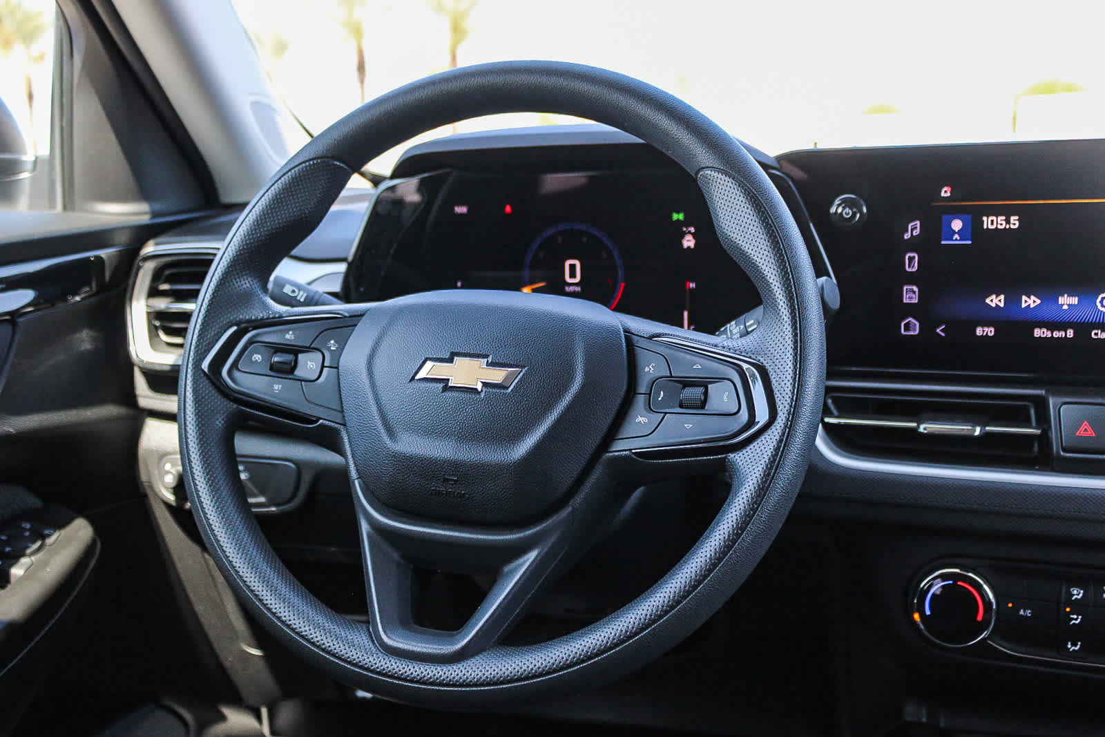 Used 2025 Chevrolet TrailBlazer LS w/ LS Convenience Package FWD image 13