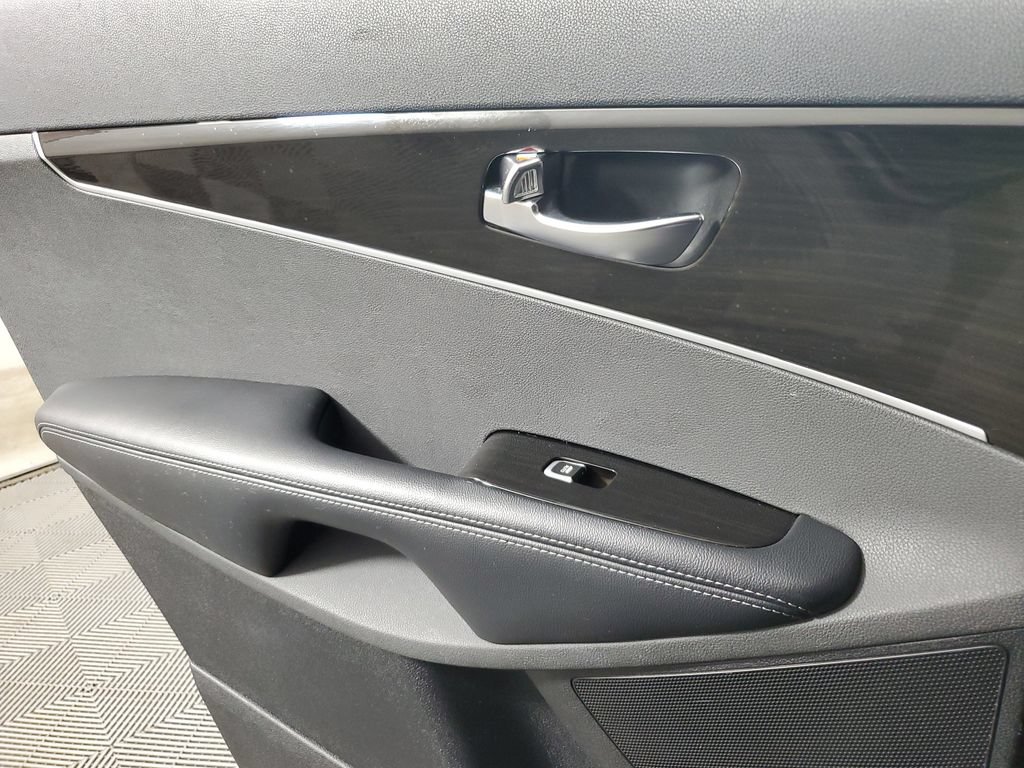 Used 2019 Kia Sorento EX FWD image 16