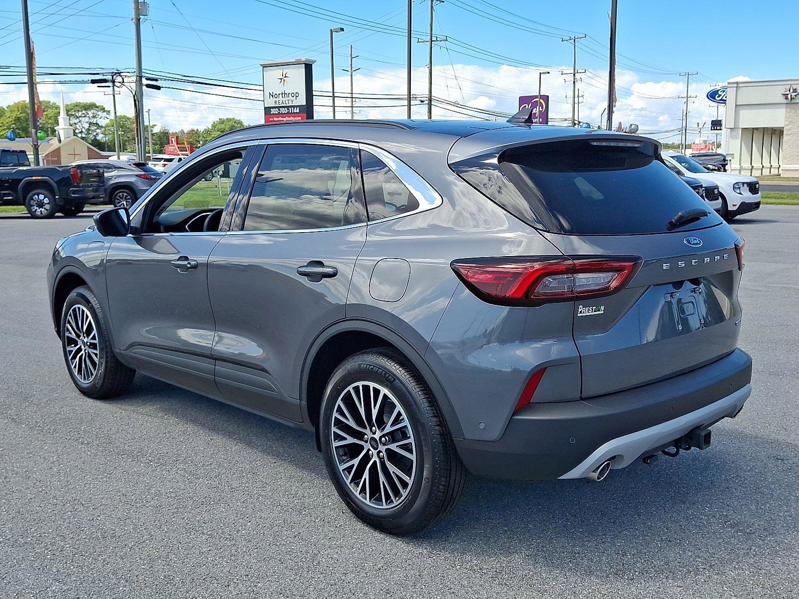 New 2024 Ford Escape SE w/ PHEV Premium Package image 4