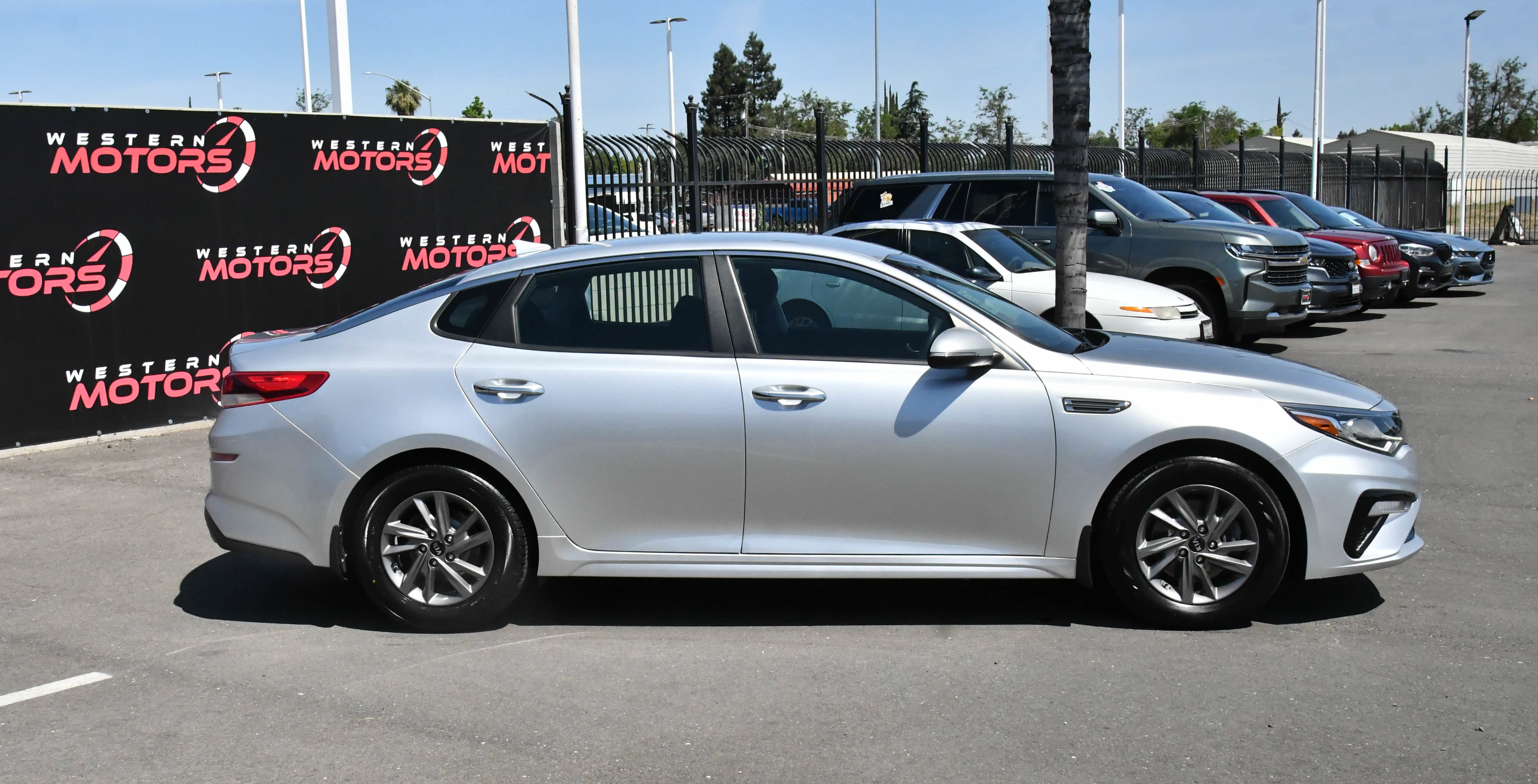 Used 2020 Kia Optima LX FWD image 9