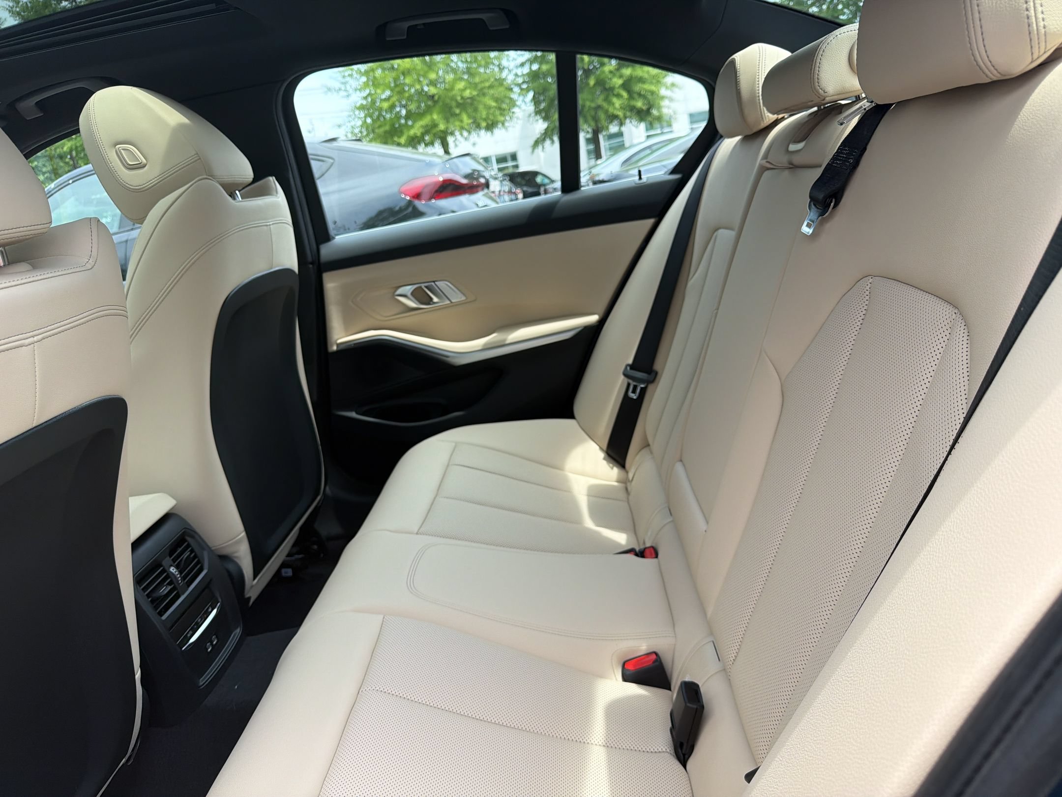Used 2026 BMW 330i xDrive Sedan w/ Premium Package AWD/4WD image 22