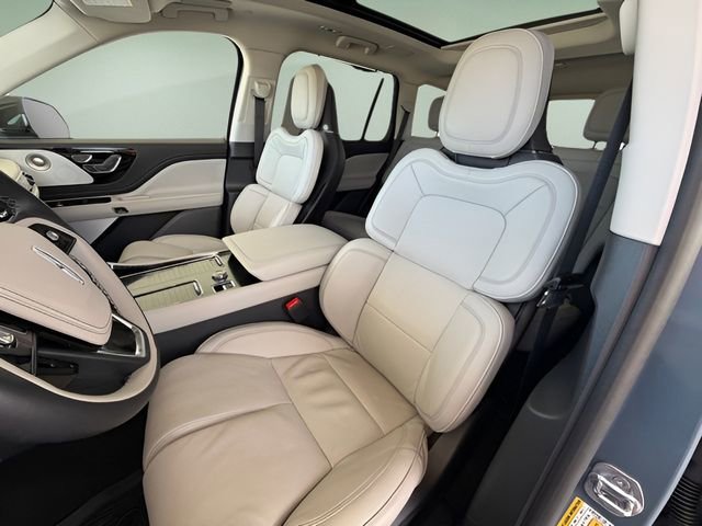 Used 2025 Lincoln Aviator Reserve w/ Luxury Package RWD image 28
