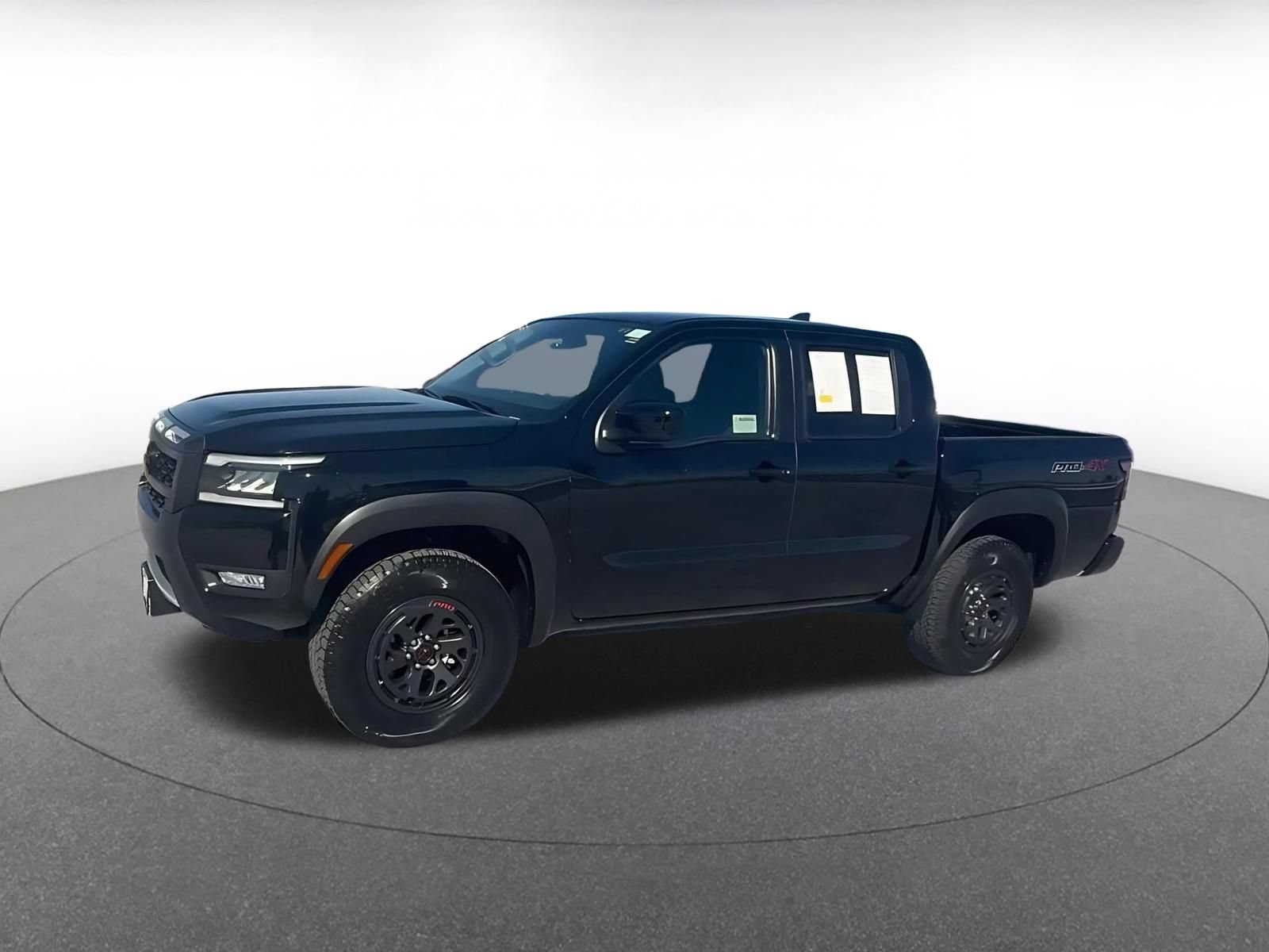 Used 2026 Nissan Frontier PRO-4X AWD/4WD image 3