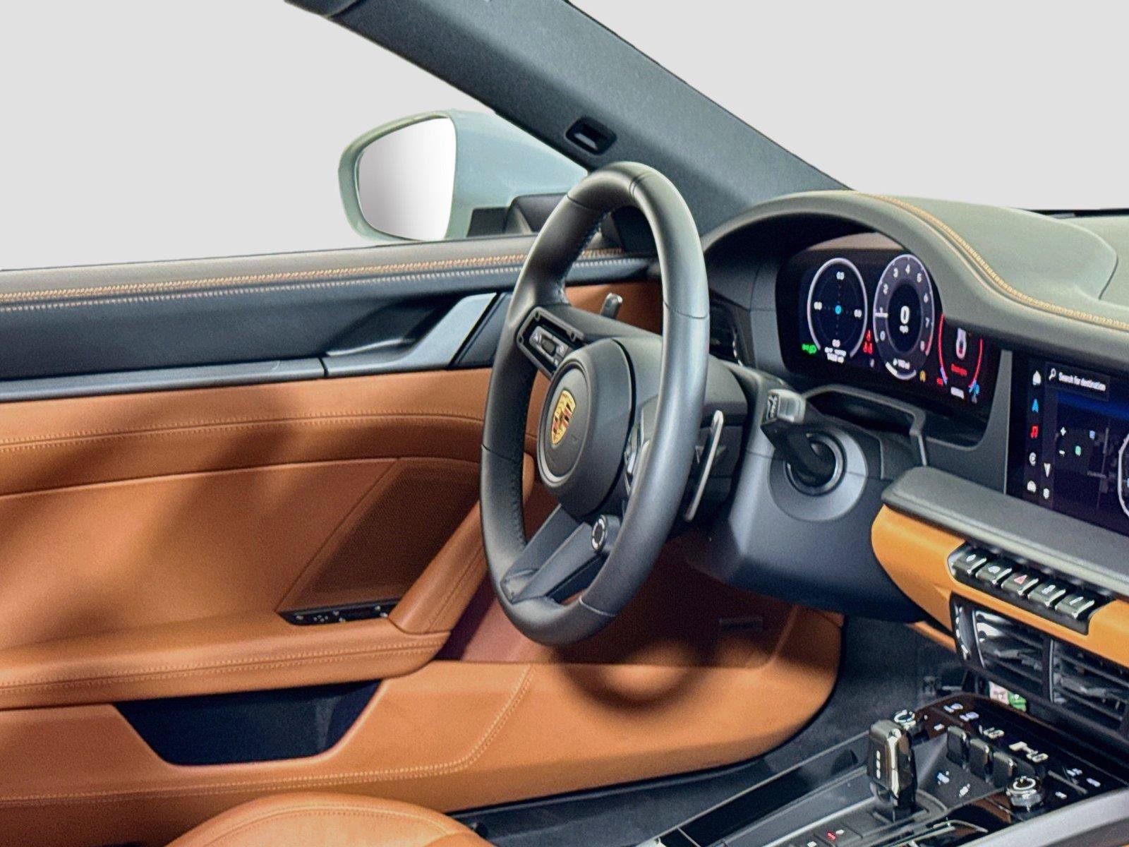 Used 2025 Porsche 911 Carrera RWD image 29