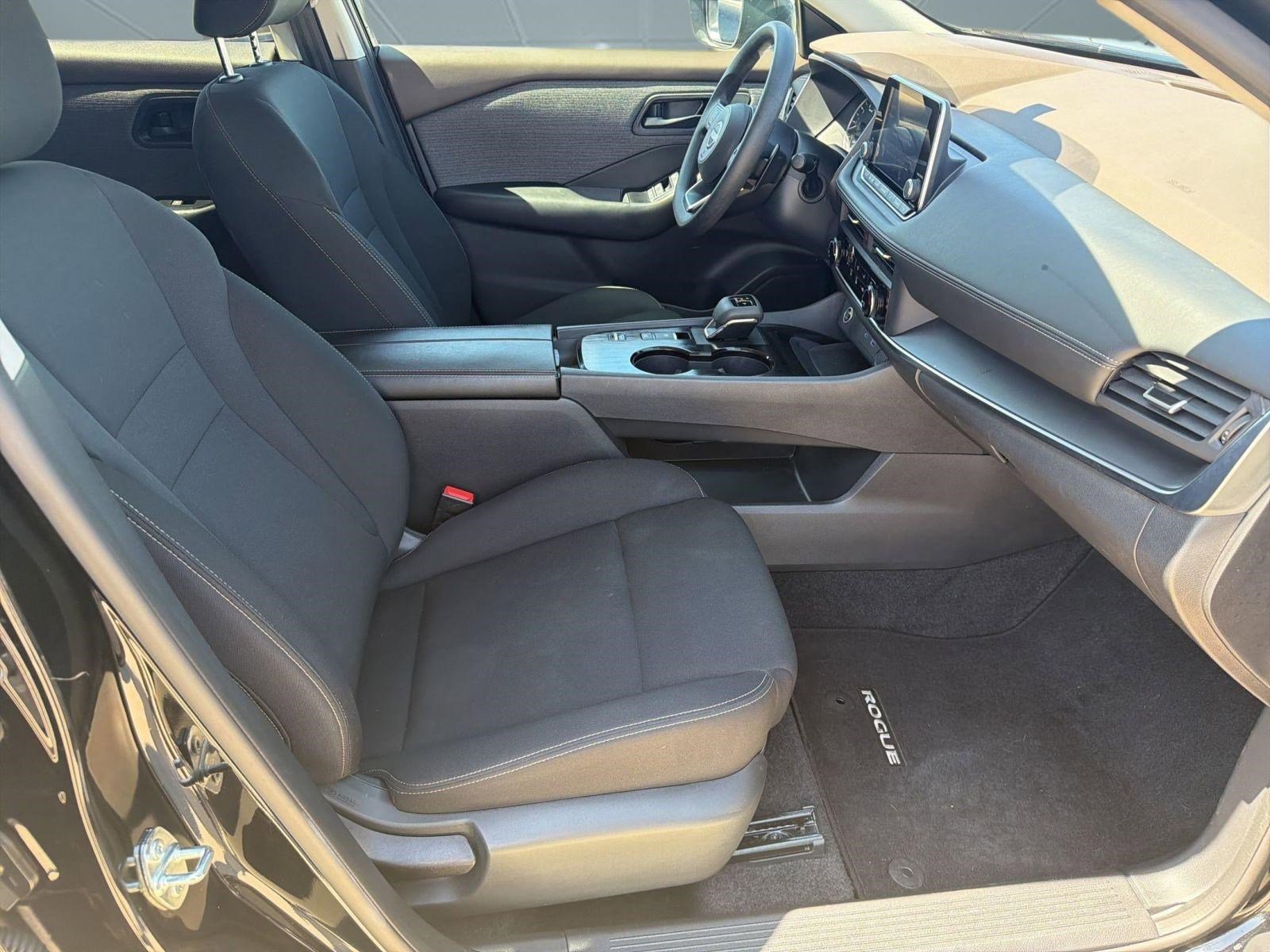 Used 2023 Nissan Rogue S image 30