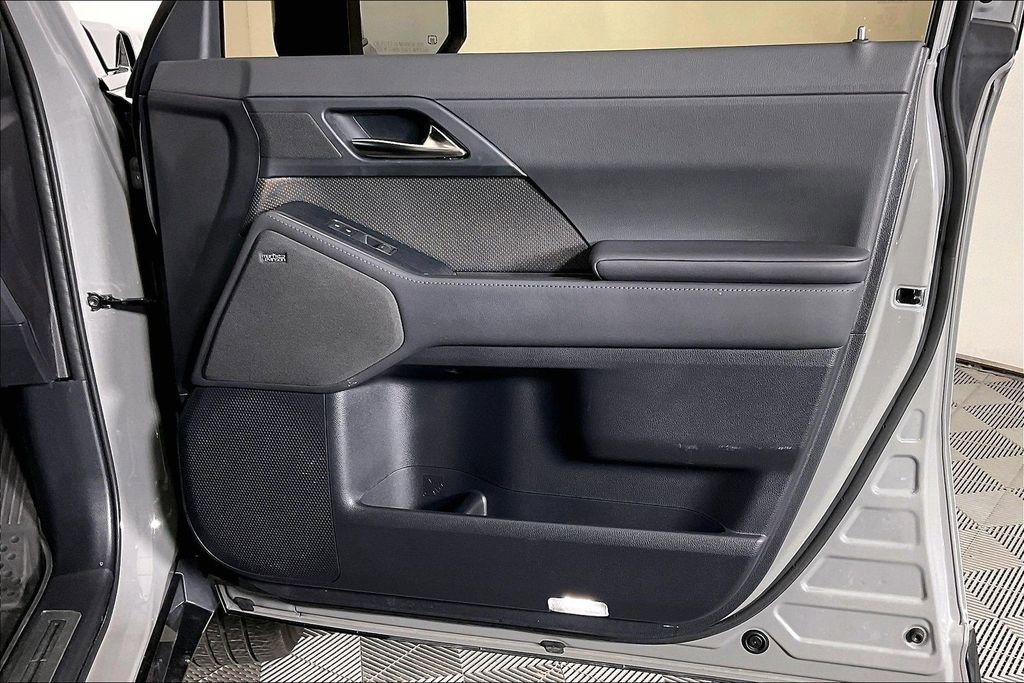 Used 2024 Lexus GX 550 image 26