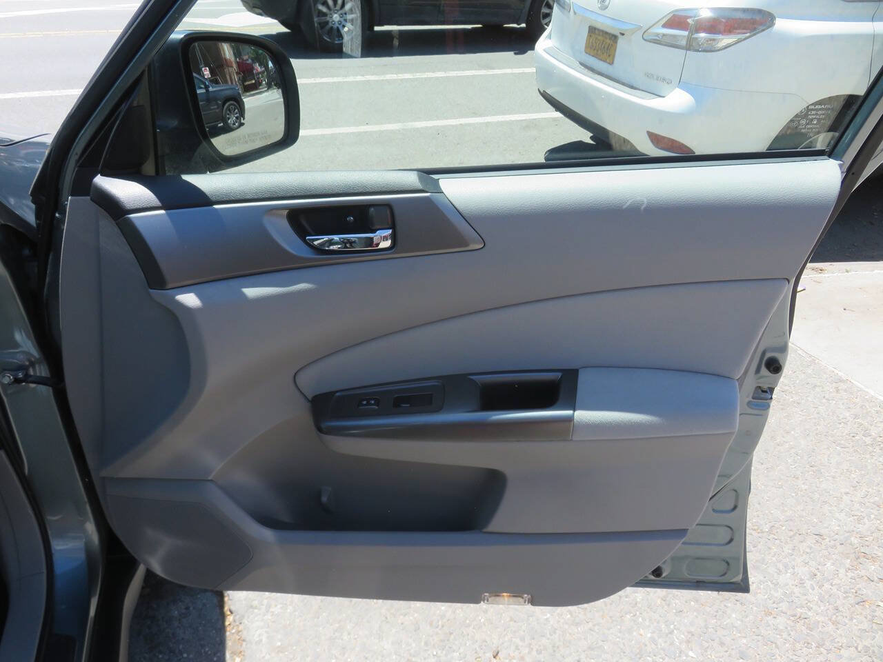 Used 2012 Subaru Forester 2.5X Limited AWD/4WD image 29