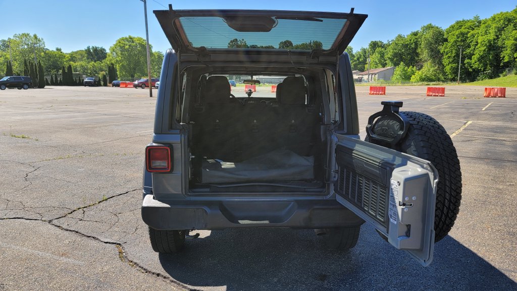 Used 2019 Jeep Wrangler Unlimited Sport S AWD/4WD image 11