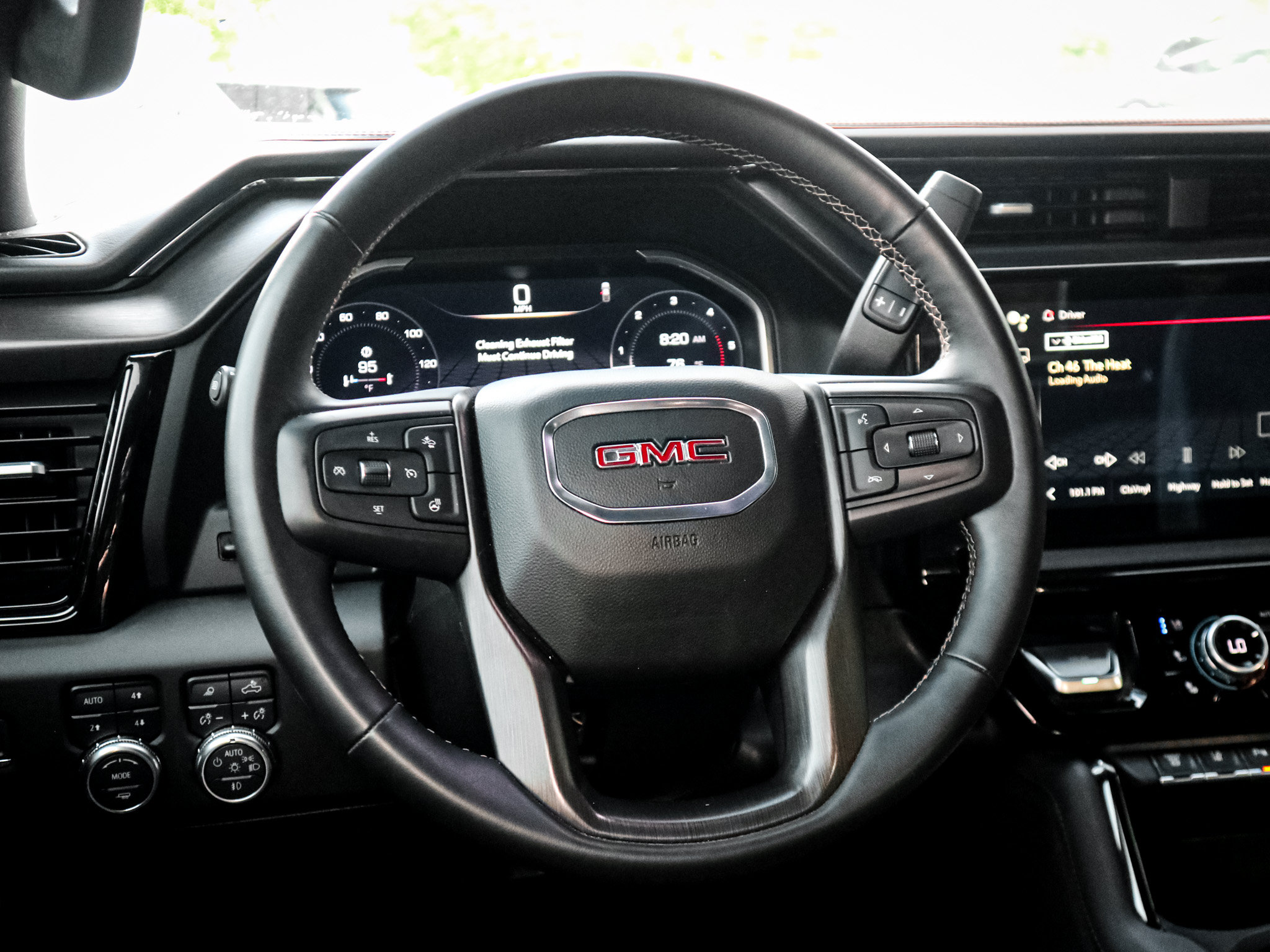 Used 2024 GMC Sierra 2500 AT4 w/ Technology Package AWD/4WD image 6