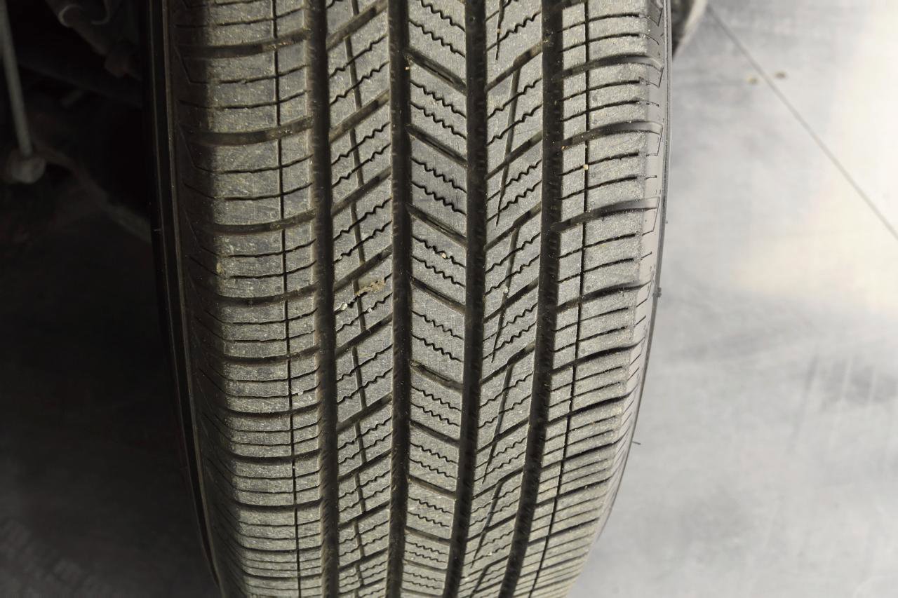 Used 2023 Chrysler Pacifica Touring-L image 37