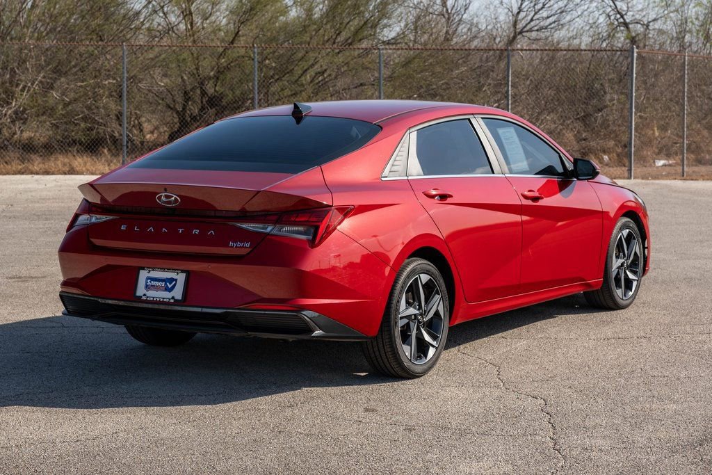 Used 2023 Hyundai Elantra Limited image 7