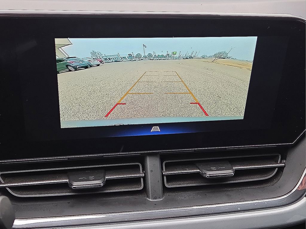 Used 2025 Chevrolet Trax LT w/ LT Convenience Package image 23