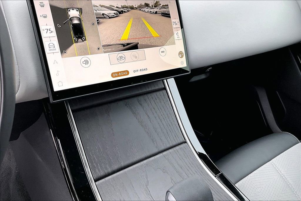 Used 2026 Land Rover Range Rover Velar Autobiography image 16