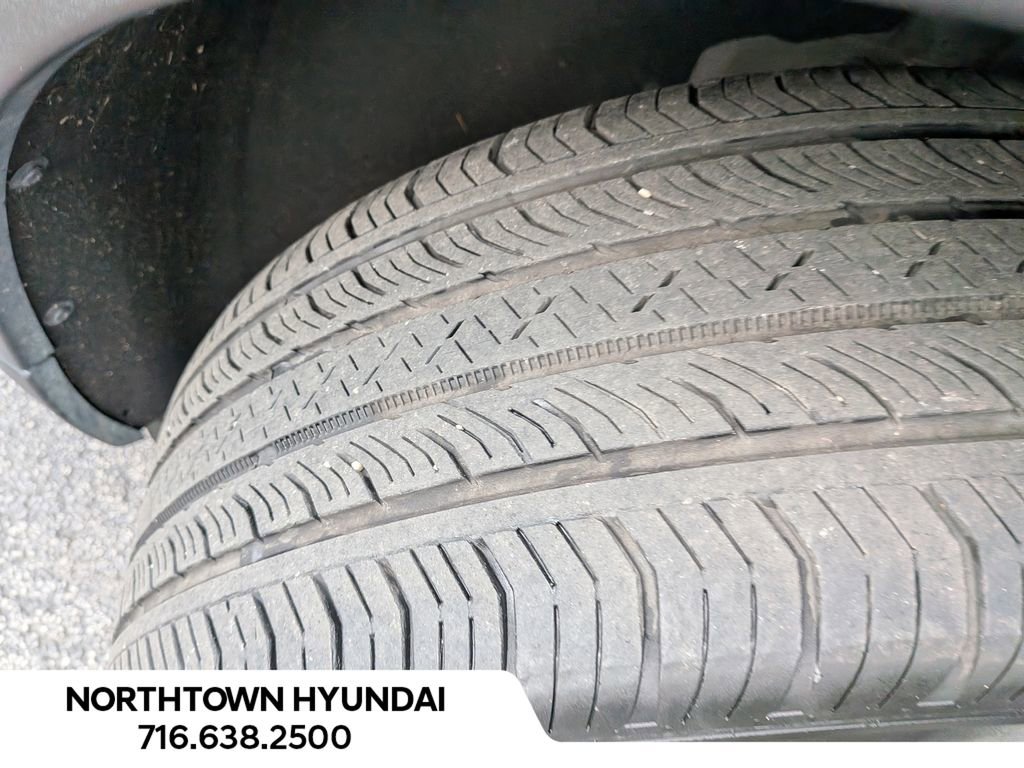 Used 2025 Cadillac XT4 Premium Luxury image 47