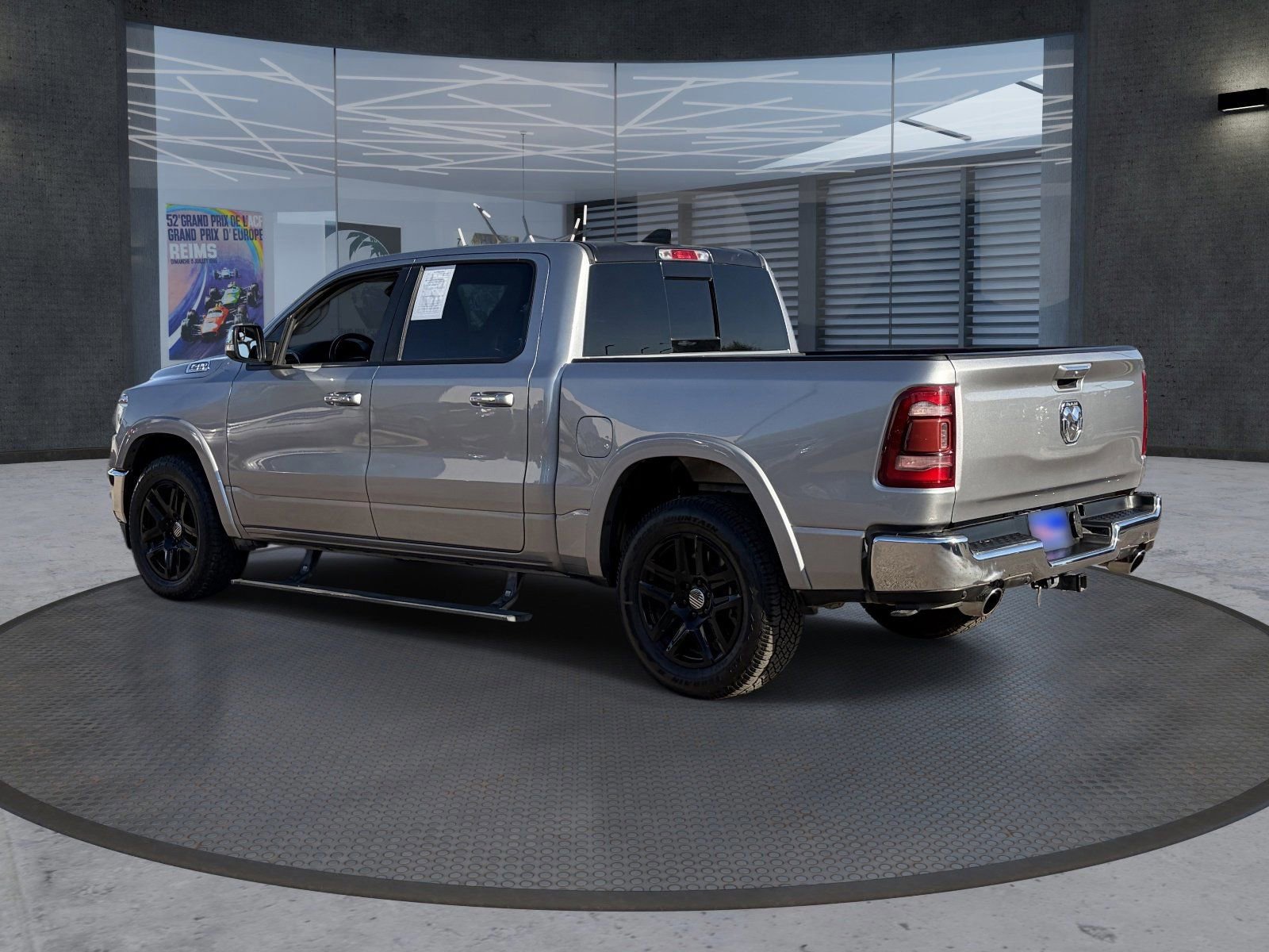 Used 2022 RAM 1500 Laramie AWD/4WD image 5