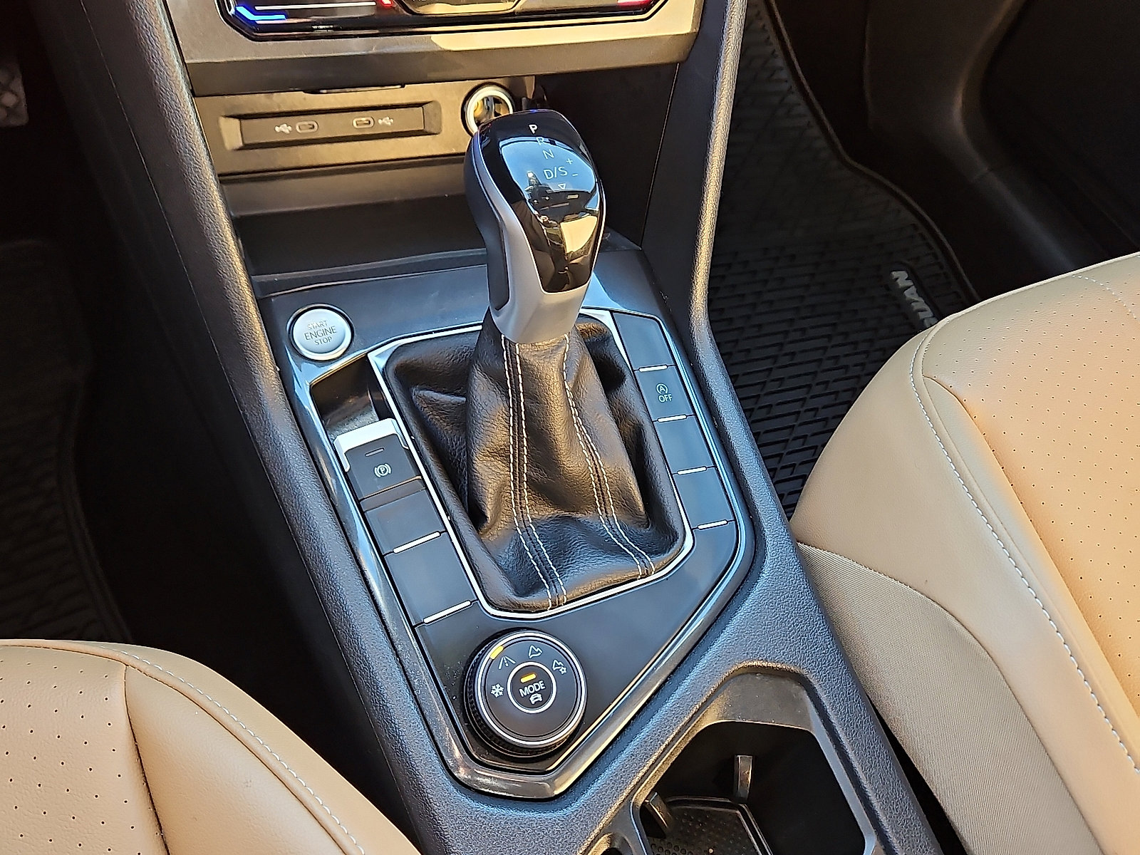 Certified 2024 Volkswagen Tiguan SE image 14