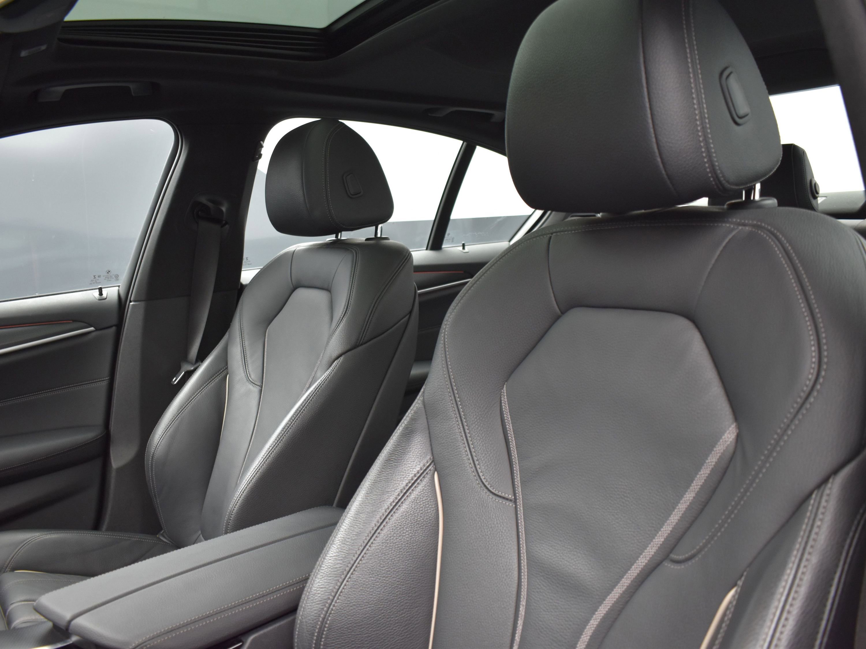 Used 2023 BMW 540i xDrive w/ M Sport Package image 13