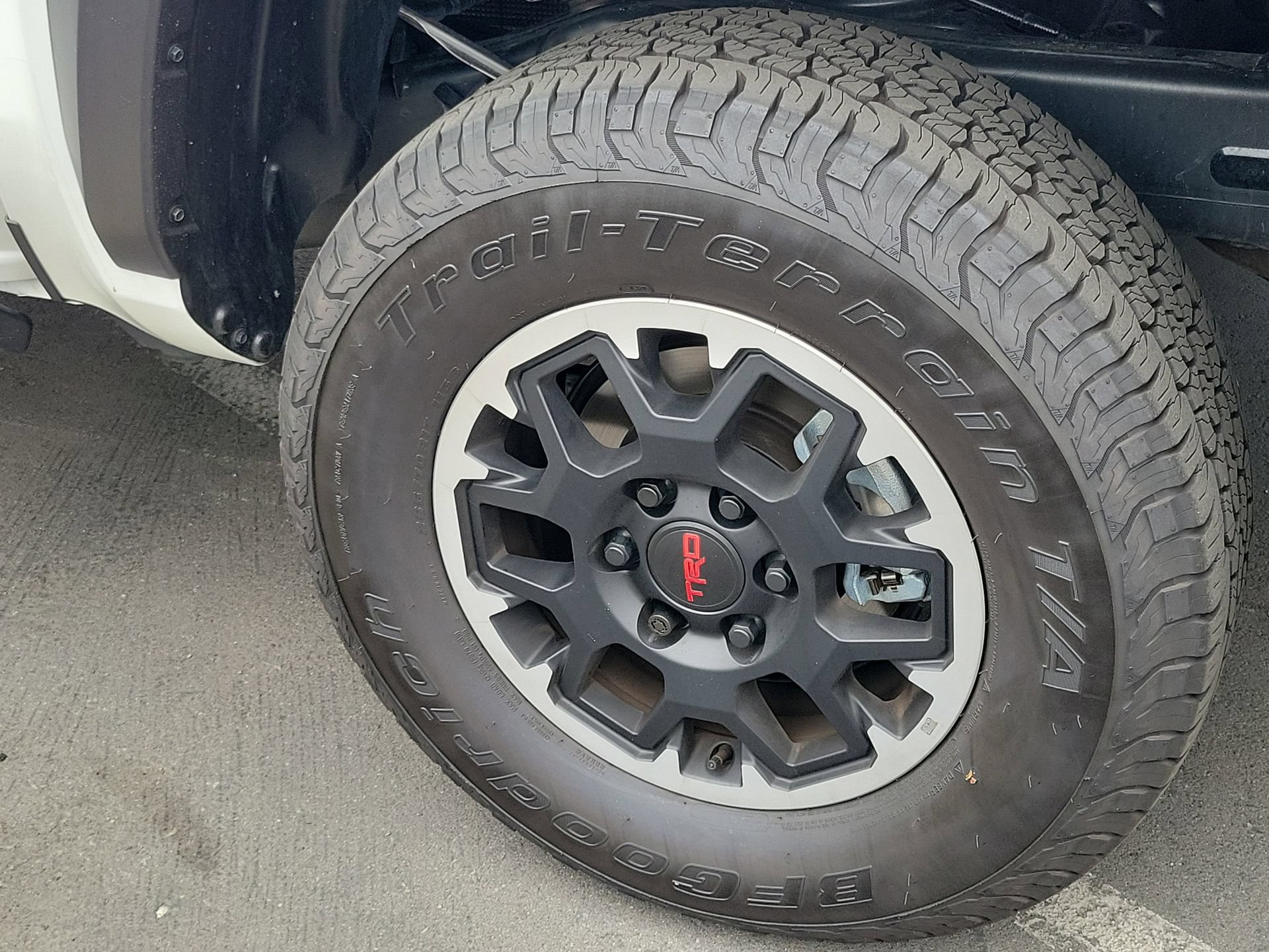 Used 2025 Toyota Tacoma TRD Off-Road w/ TRD Off Road Upgrade Package AWD/4WD image 3