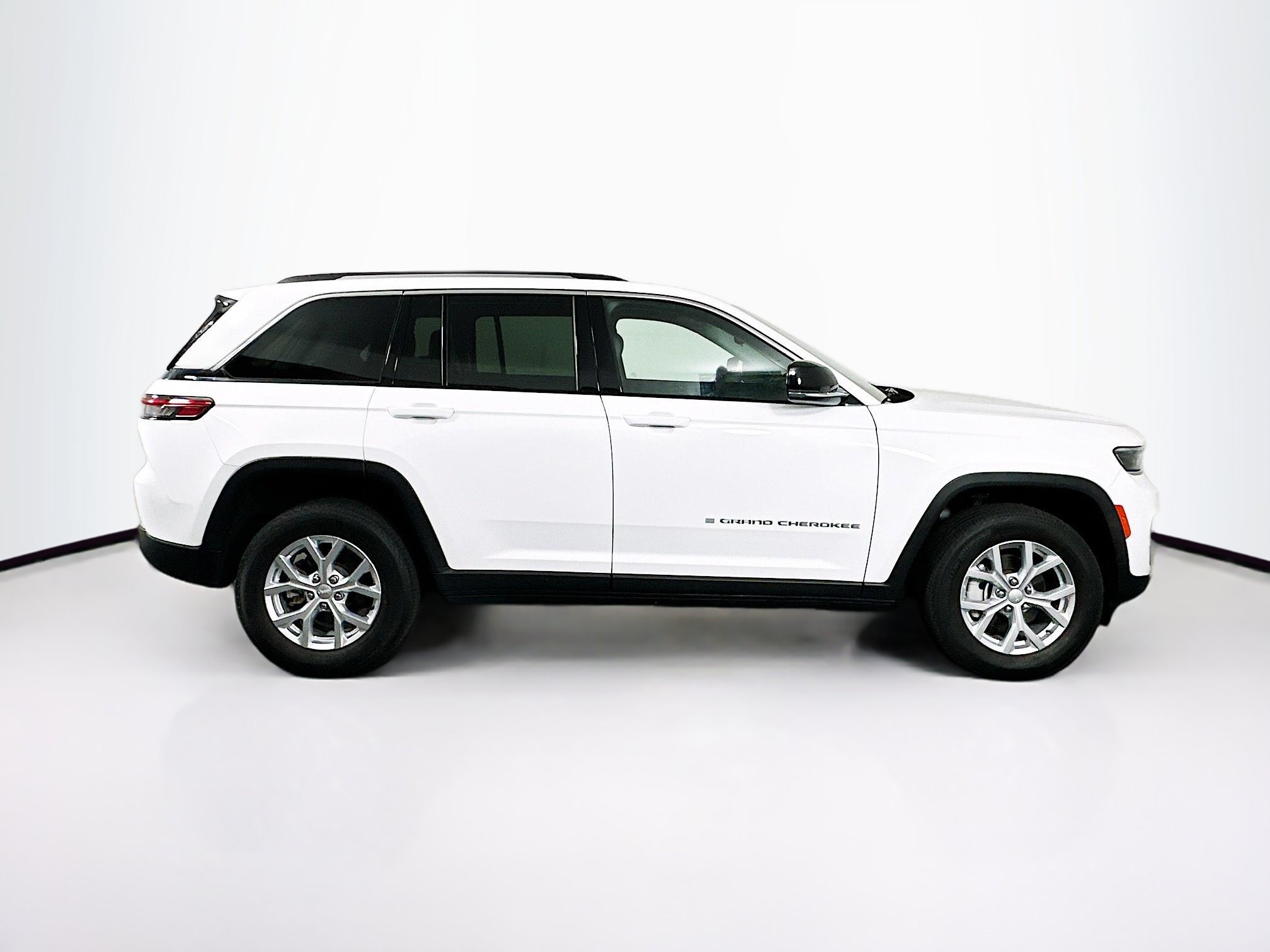 Used 2023 Jeep Grand Cherokee Limited AWD/4WD image 10