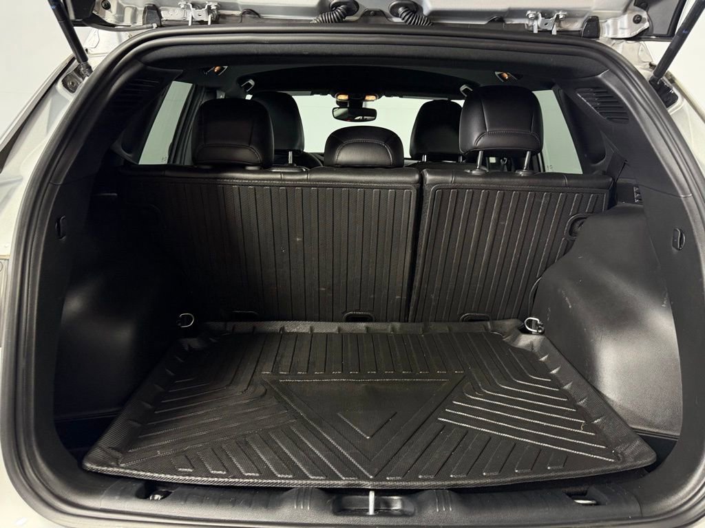 Certified 2024 Jeep Compass Latitude image 32