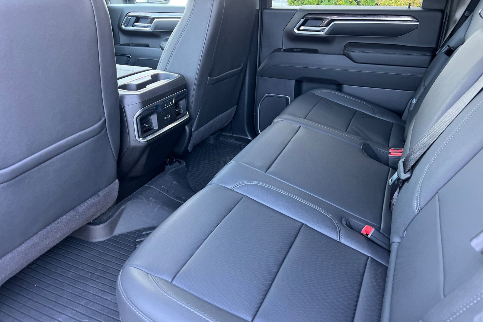 Used 2025 Chevrolet Silverado 2500 LTZ w/ LTZ Plus Package image 14