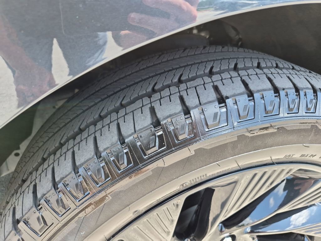 Used 2025 Lincoln Navigator Reserve w/ Jet Appearance Package AWD/4WD image 16
