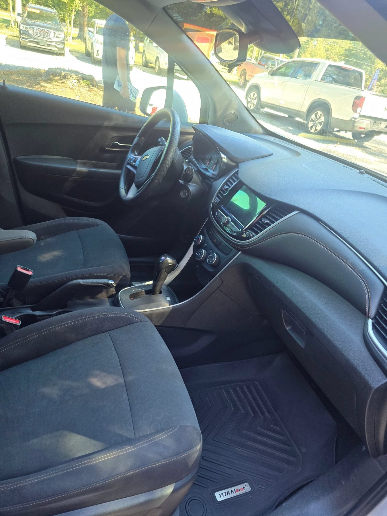 Used 2019 Chevrolet Trax LS w/ Tint and Cruise Package FWD image 5