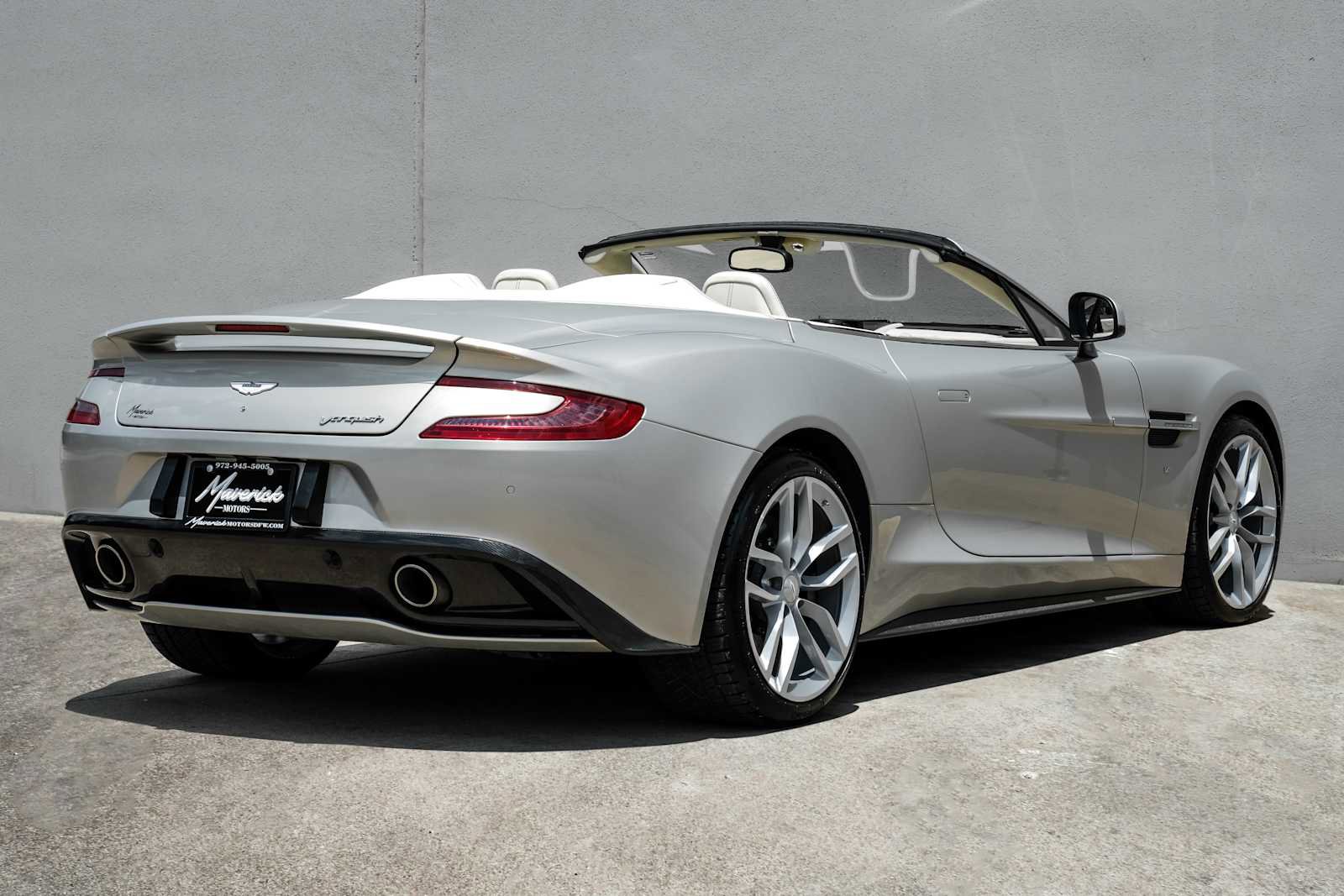 Used 2016 Aston Martin Vanquish Volante RWD image 14