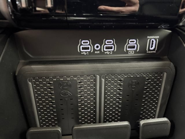 New 2026 RAM 1500 Laramie AWD/4WD image 19