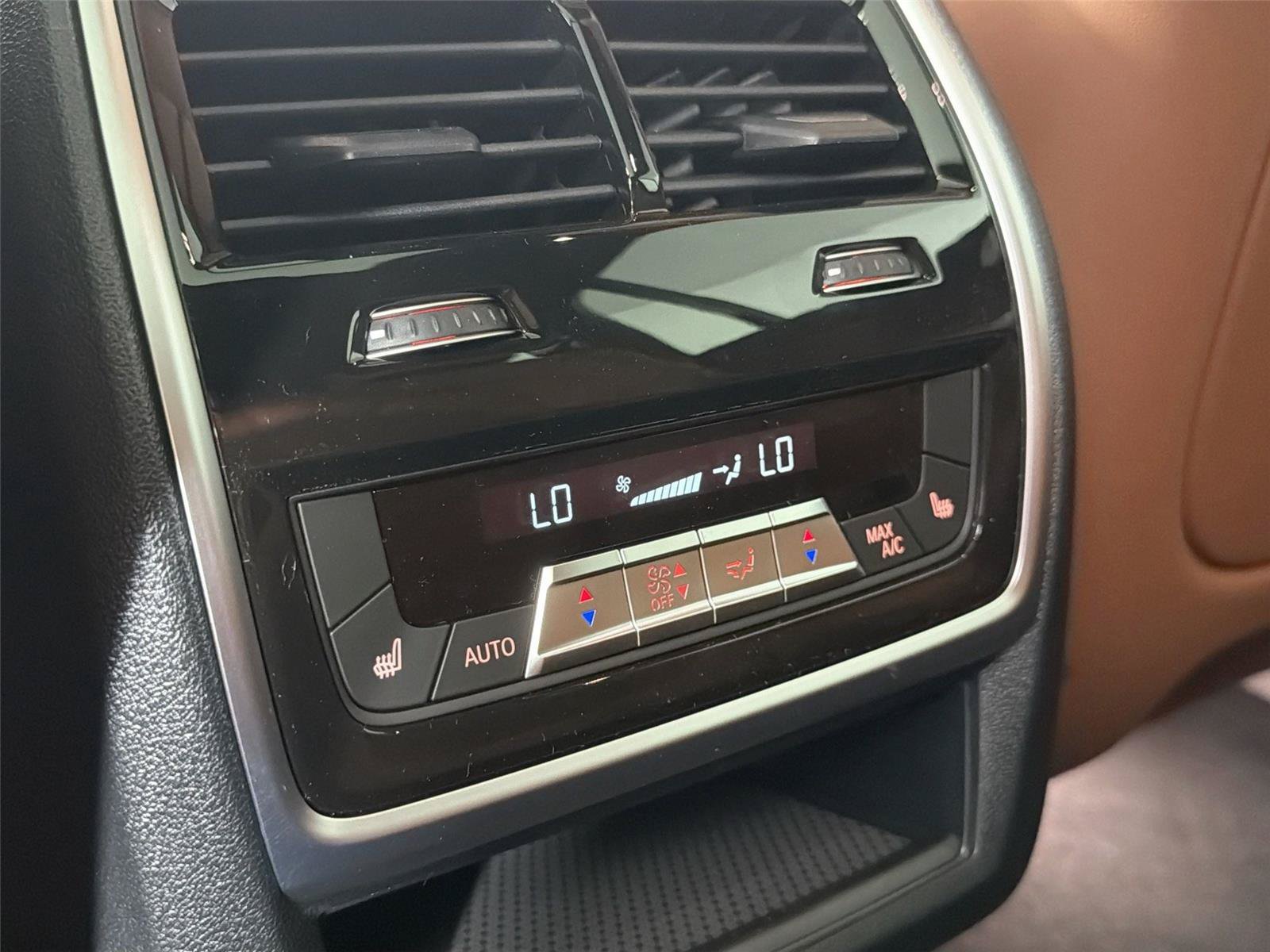 New 2027 BMW X7 M60i AWD/4WD image 23