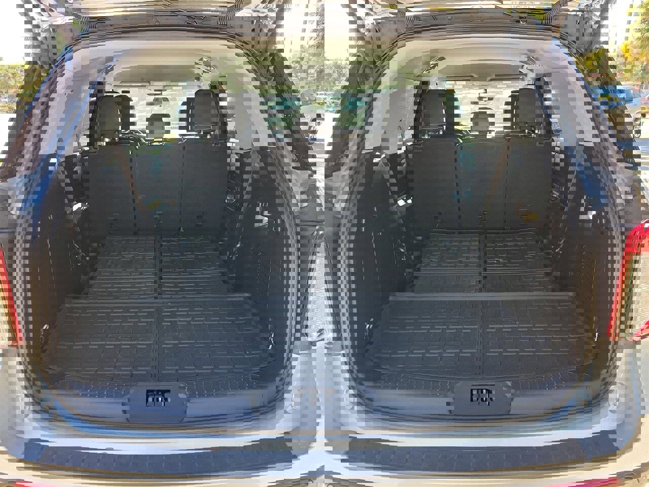 Used 2023 Ford Explorer XLT w/ Equipment Group 202A image 9